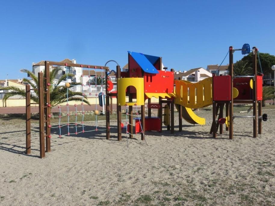 Appartement Tout Confort A Cap Coudalere Avec Vue Magnifique Sur Le Canigou Au Bord Du Lac - Check In Automatise - Parking Gratuit - Aire De Jeux D'Enfants - เลอบาร์กาแรส ภายนอก รูปภาพ